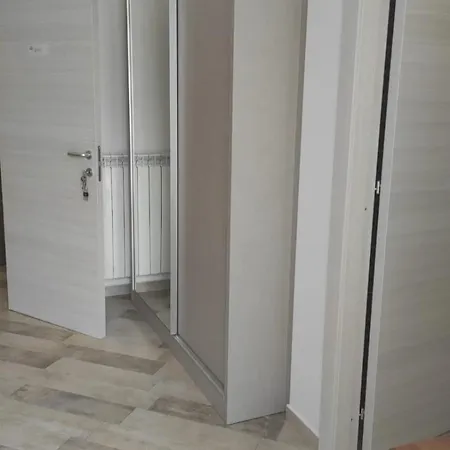 La Perla Del Tirreno Guest house